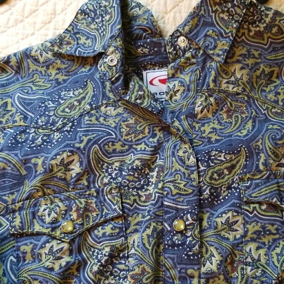 Button down - Picture 2 of 2